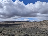 Peaceful Location Near Mountains : River Ranch : Elko County : Nevada
