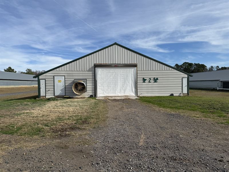 Very Ckean Tyson Broiler Farm : Mena : Polk County : Arkansas