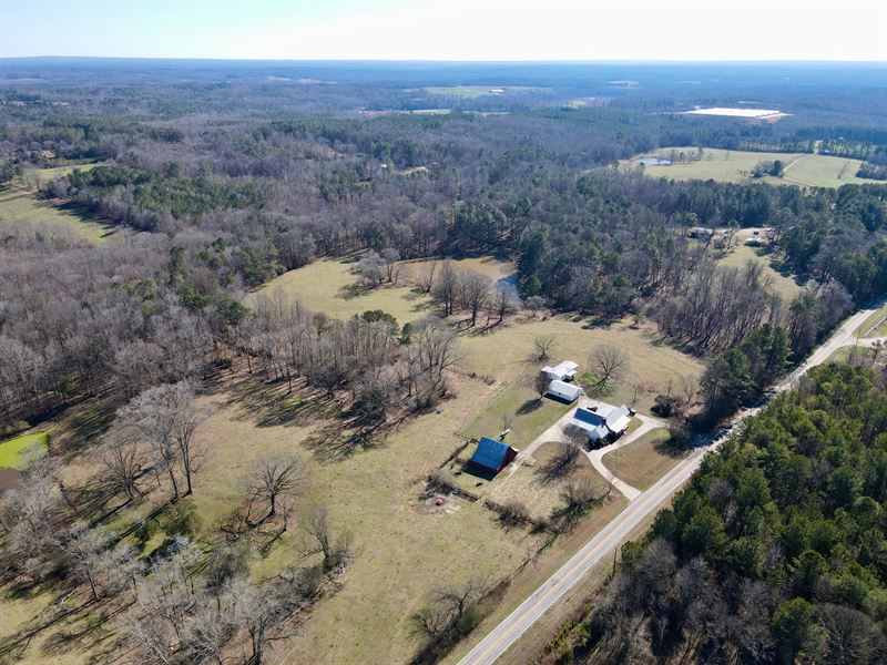 Waco Farmhouse and Lake, 50 Ac : Waco : Carroll County : Georgia